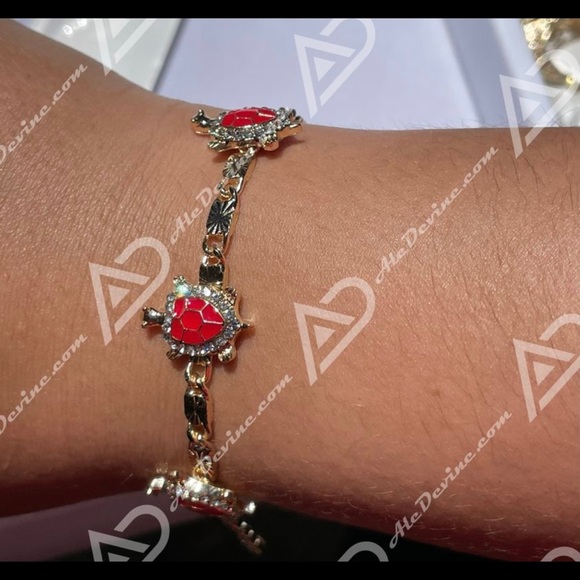 Red Turtle Bracelet (gold plated) - Picture 5 of 8